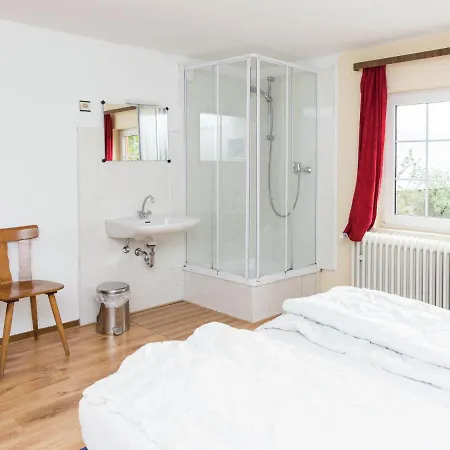 Large Group House Beautifully Located In Eifel Hébergement de vacances *